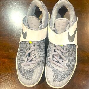 Size 13 Nike zoom live
